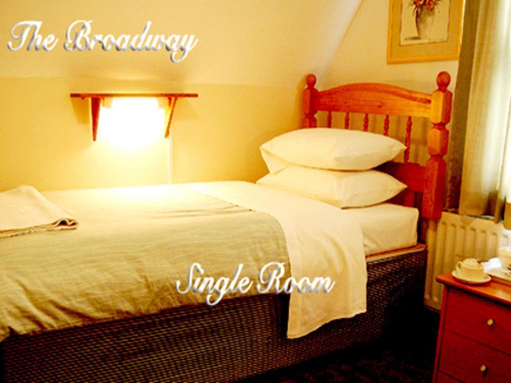Broadway Lodge Bed And Breakfast Surbiton Bilik gambar