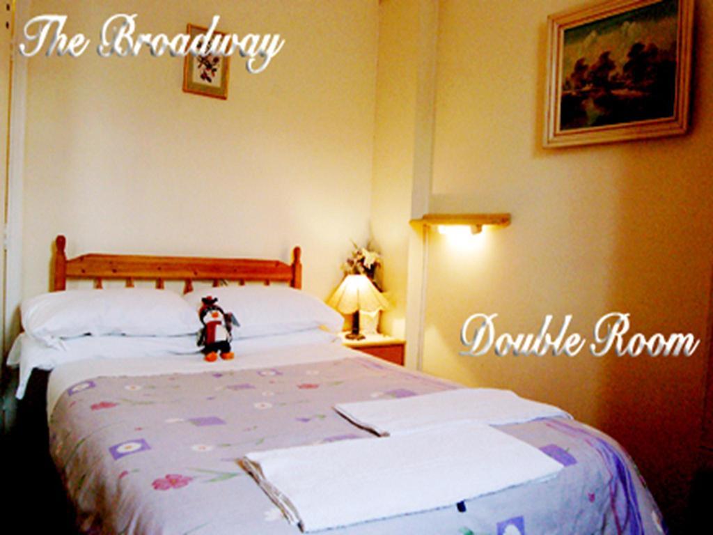 Broadway Lodge Bed And Breakfast Surbiton Bilik gambar